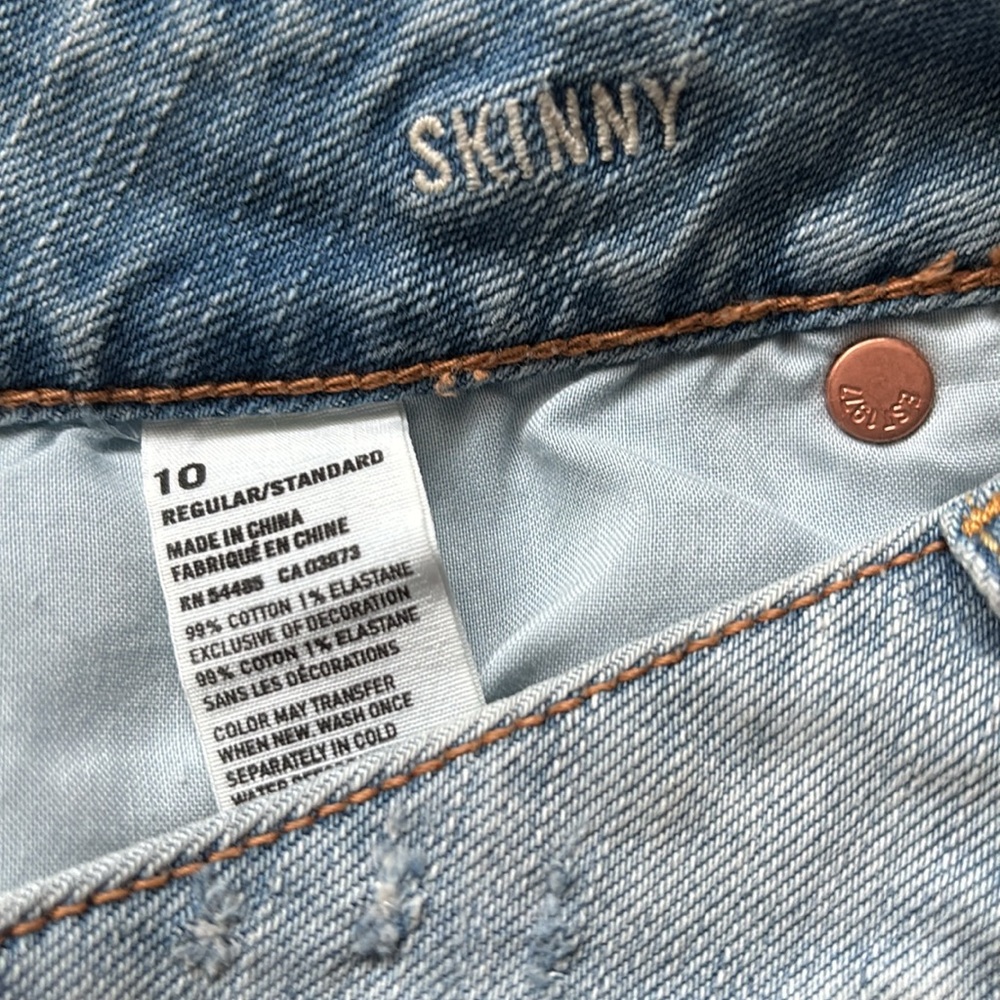 AMERICAN EAGLE Faded Blue Diatressed Skinny Jeans, 10